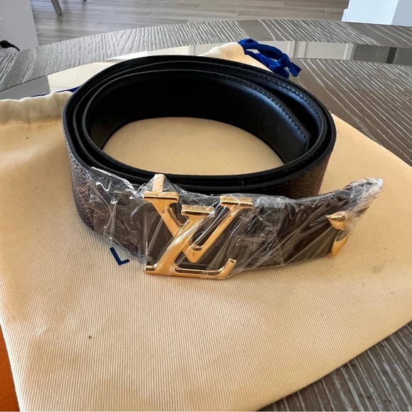2024 Louis Vuitton Pretty LV 90CM Reversible Belt - Picture 12 of 16